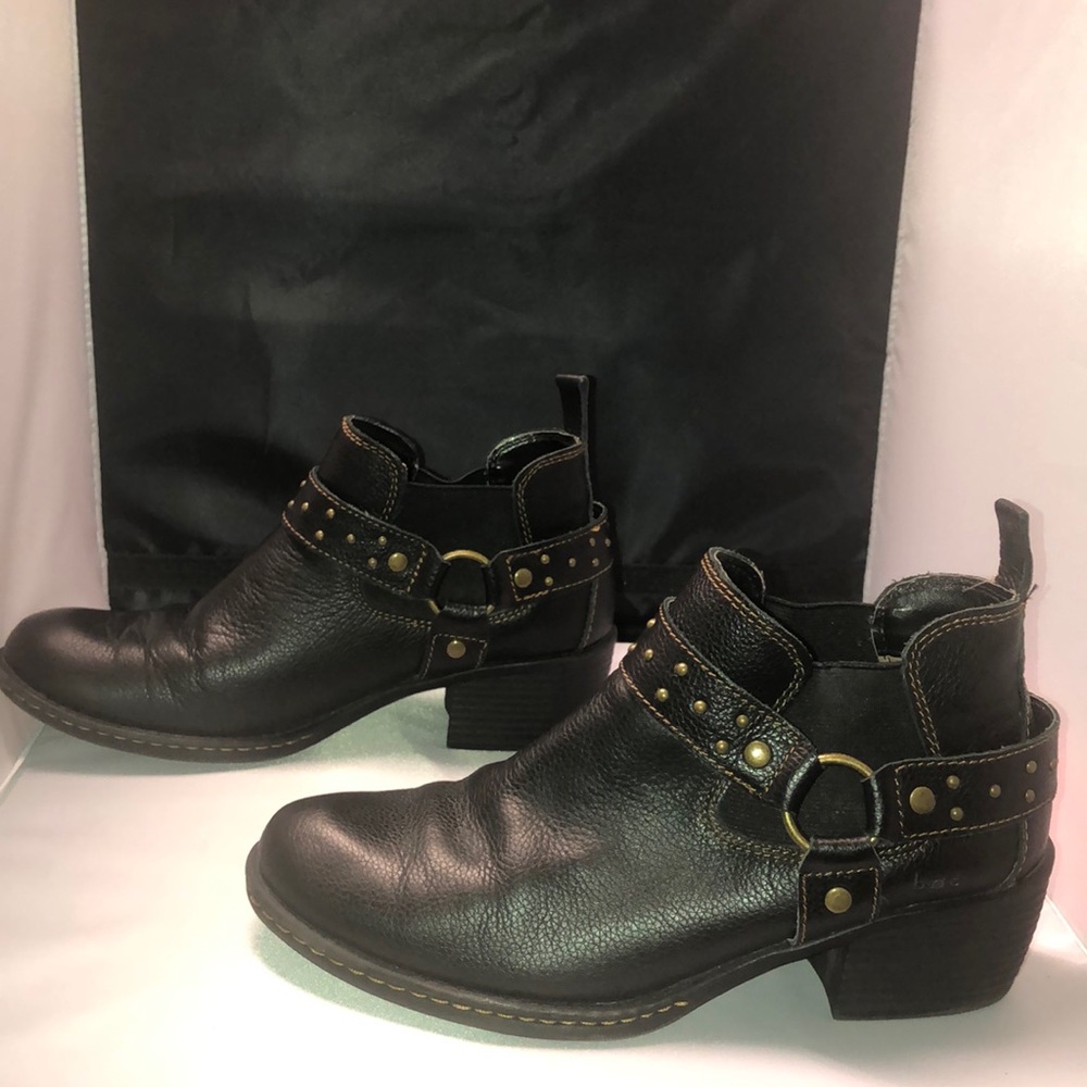 Born BOC Women's Black Leather Ankle Boot